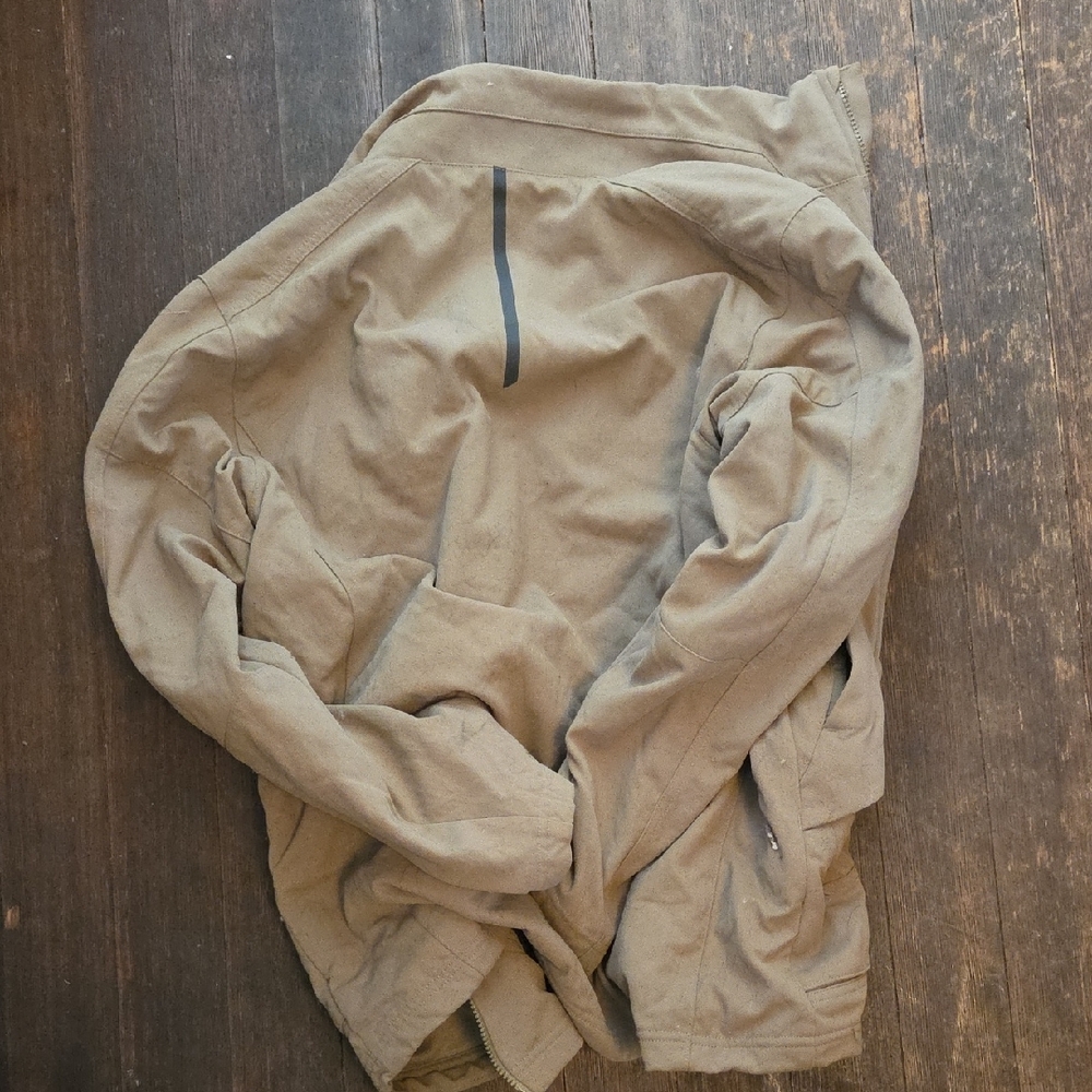 Under Armour Men's Beige Performance Jacket - Picture 4 of 4